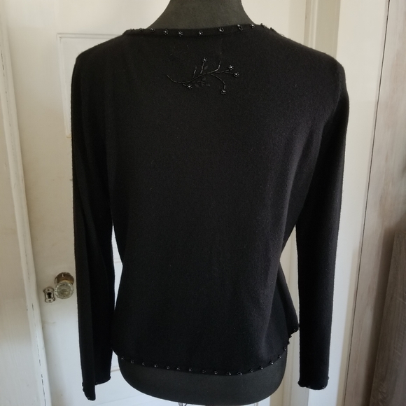 Eddie Bauer 100% Merino Wool beaded sweater, petite sz M - Picture 4 of 8